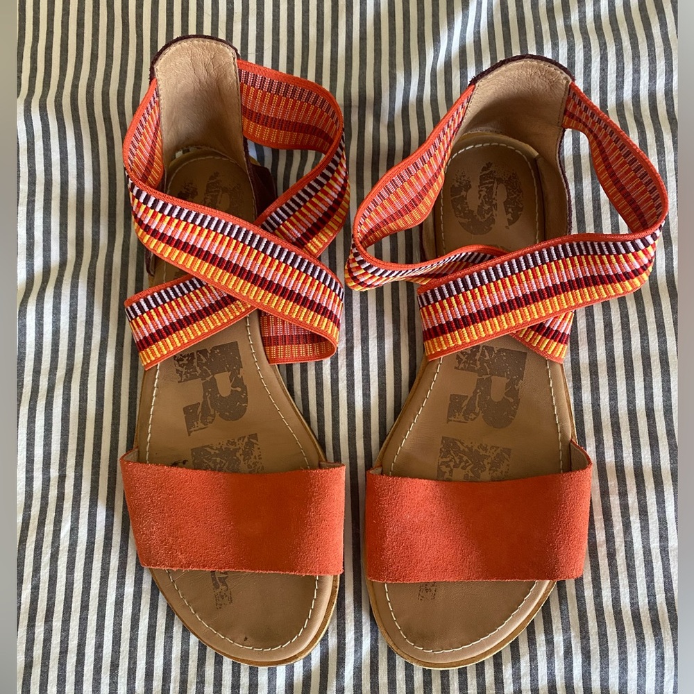 Sorel Ella cris cross strap sandals size 9 women’s